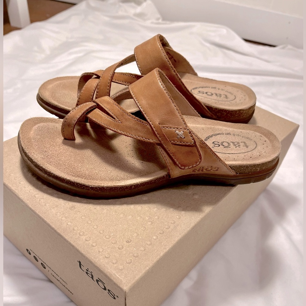Taos Perfect Tan Toe Loop Leather Sandal 7